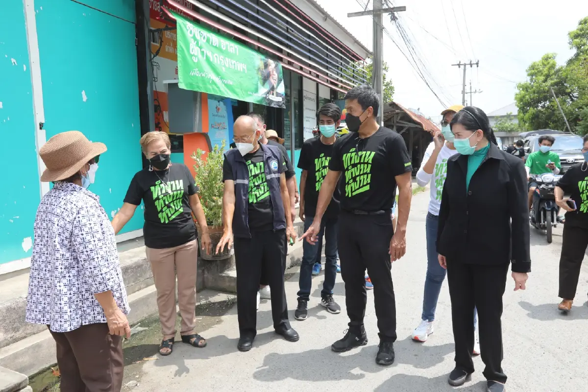 "ชัชชาติ" ลงพื้นที่สายไหม รับฟังความเห็นประชาชน