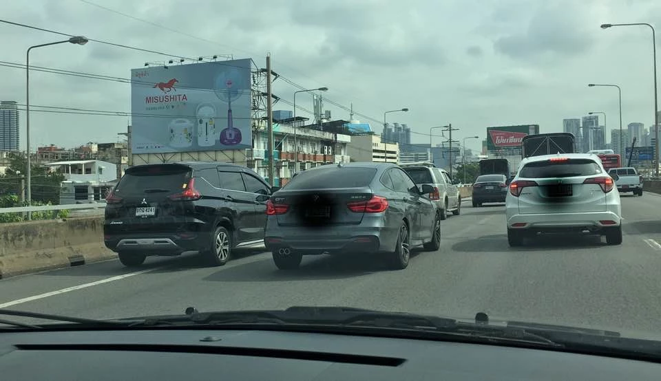 เทคนิคง่ายๆ ขับรถให้ปลอดภัย .... รับมือสงกรานต์