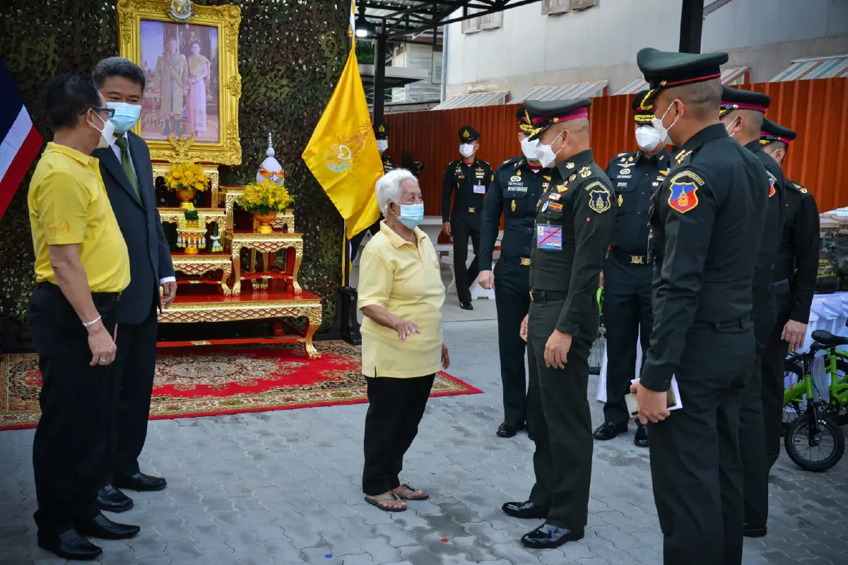 ผบ.ทบ. ส่งมอบ อาคารอเนกประสงค์ชุดรักษาความปลอดภัยรอบเขตพระราชฐาน