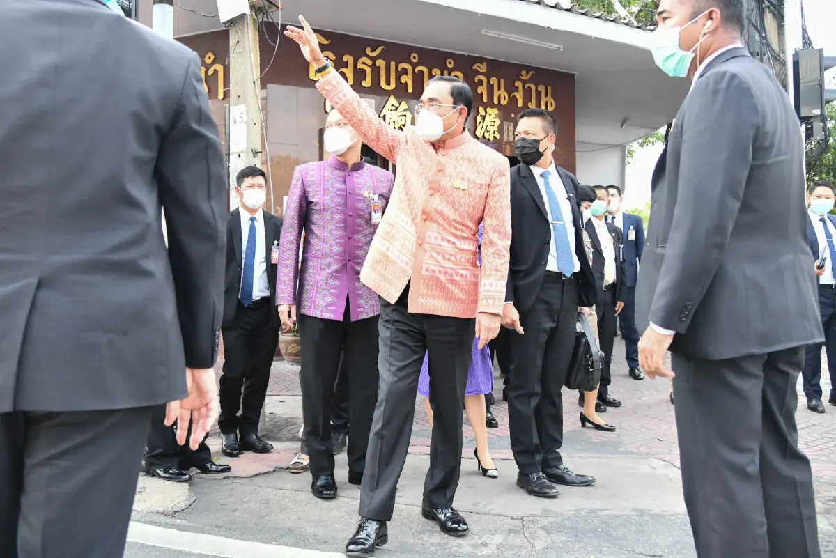 "ประยุทธ์" เอาจริงดันรถ EV เดินสำรวจทำเนียบหาจุดตั้งที่ชาร์จรถยนต์ไฟฟ้า