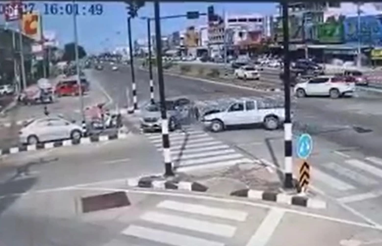 เทคนิคง่ายๆ ขับรถให้ปลอดภัย .... รับมือสงกรานต์