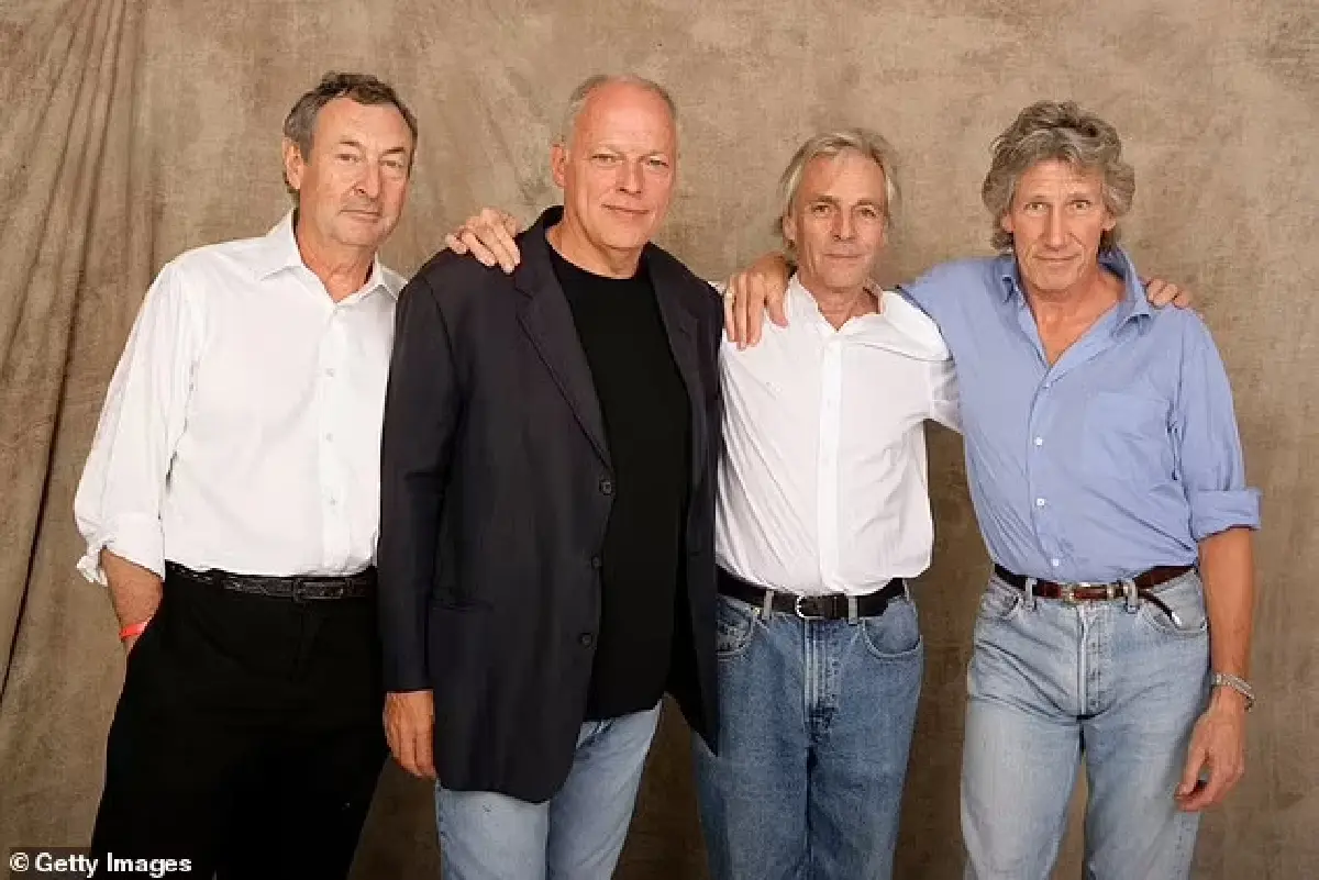 วงพิงค์ฟลอยด์ (Pink Floyd) ปล่อยเพลงใหม่ในรอบเกือบ 30 ปี ช่วยชาวยูเครน