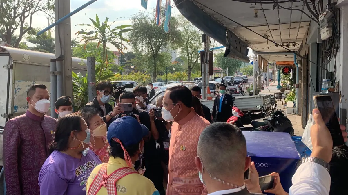 "ประยุทธ์" เอาจริงดันรถ EV เดินสำรวจทำเนียบหาจุดตั้งที่ชาร์จรถยนต์ไฟฟ้า