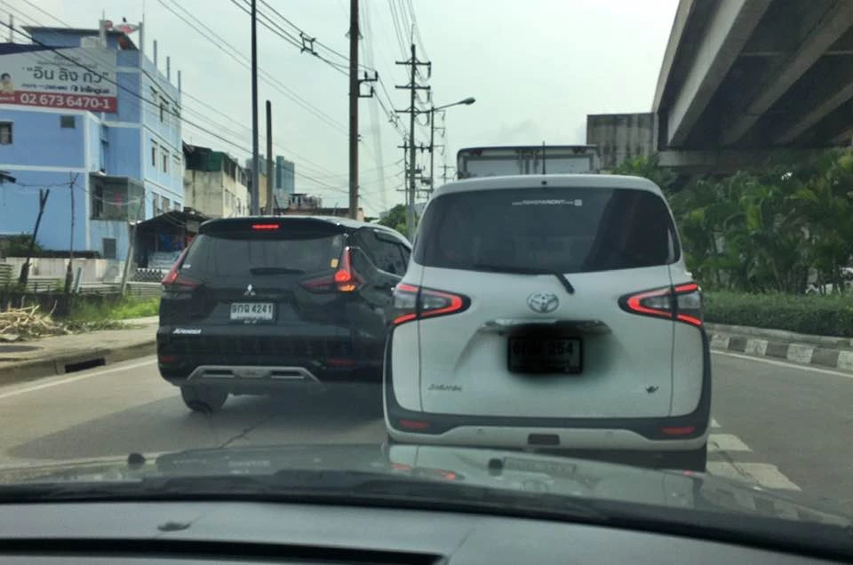 เทคนิคง่ายๆ ขับรถให้ปลอดภัย .... รับมือสงกรานต์