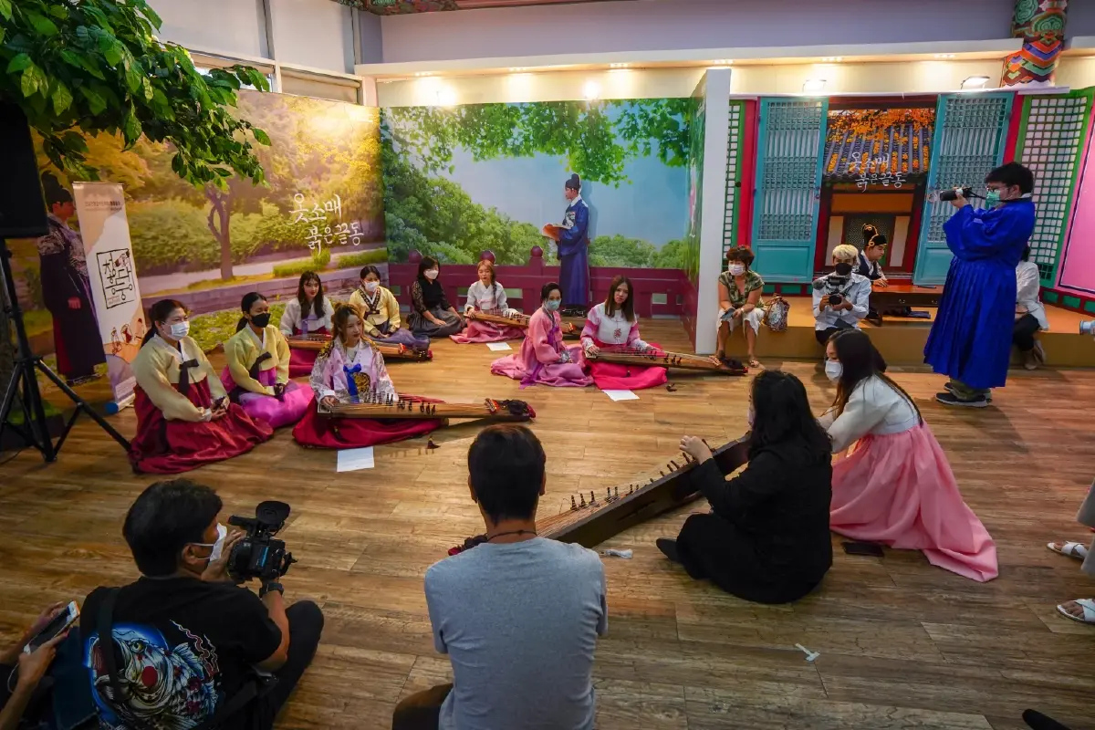 ซอฟต์พาวเวอร์ "เกาหลีใต้"  โมเดลกระตุ้นเศรษฐกิจไทย