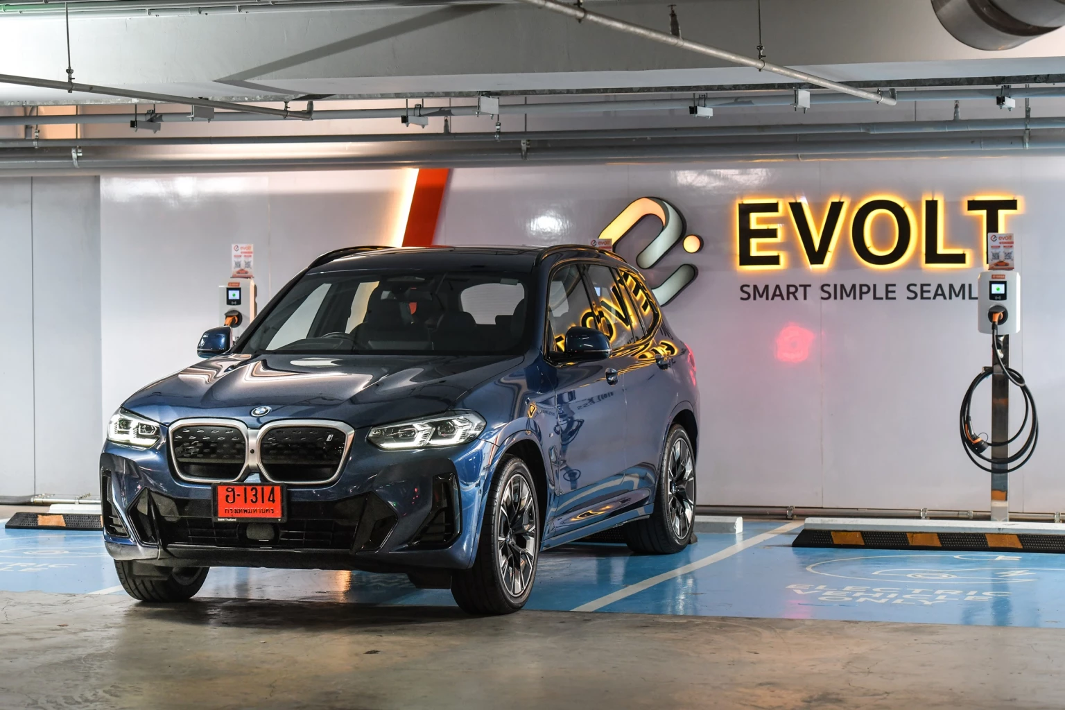 BMW -  MINI เอาใจลูกค้า EV จับมือ อีโวลท์ เพิ่มการเข้าถึง 600 หัวชาร์จ ทั่วไทย