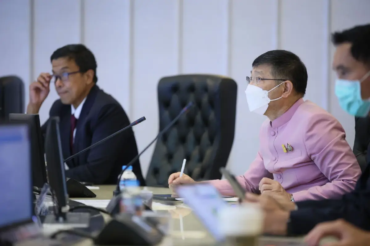 "ชัชชาติ" มาทำงานแล้ว! หลังบินกลับจากอเมริกา ลุยประชุมคณะผู้บริหารเช้านี้