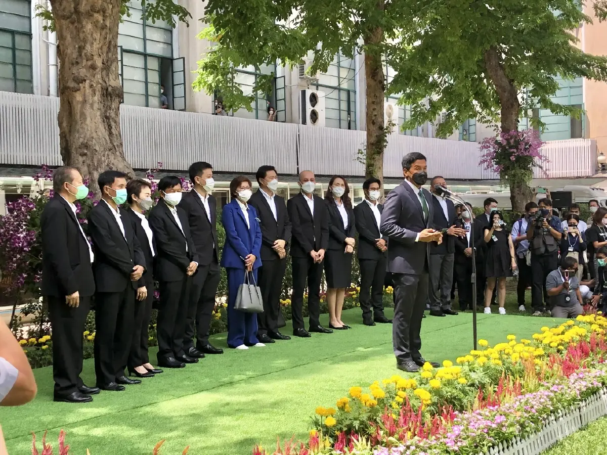 เปิดชื่อทีมงาน "ชัชชาติ" 18 เก้าอี้ คุมกทม. เดินหน้านโยบาย 214 ข้อ