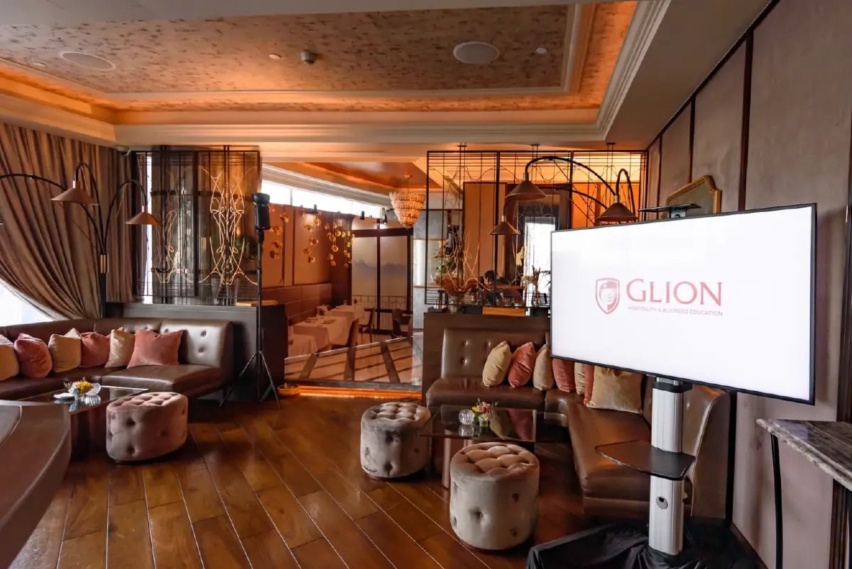 บริษัทเอกธานาเซอร์วิสเซส ฉลองครบรอบ 60 ปี กลียอง