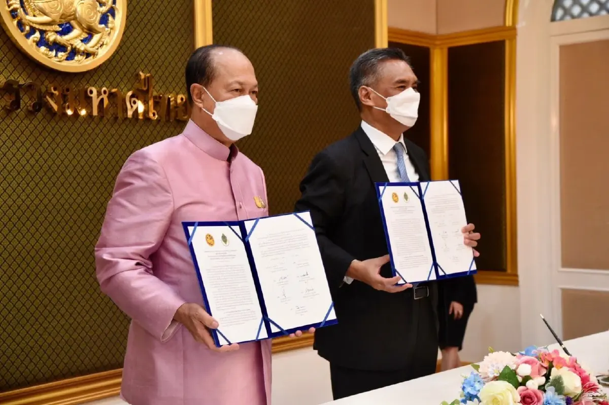 “อิทธิพร” ลงนามร่วม “อนุพงษ์” บูรณาการทำงาน กกต.-มท.ขับเคลื่อนภารกิจชุมชน