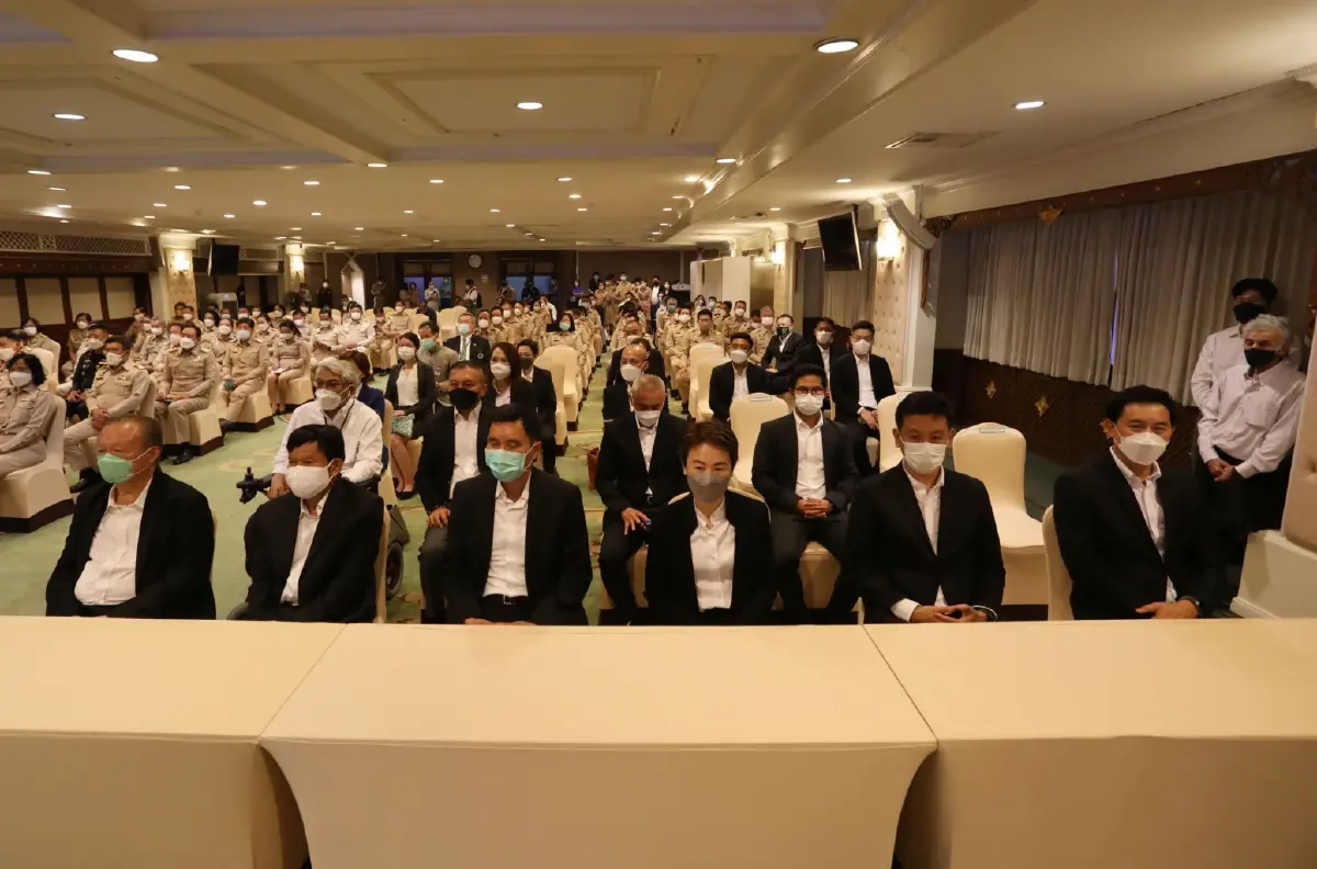 ชัชชาติ สิทธิพันธุ์ รับตำแหน่งผู้ว่าราชการกรุงเทพมหานครคนใหม่