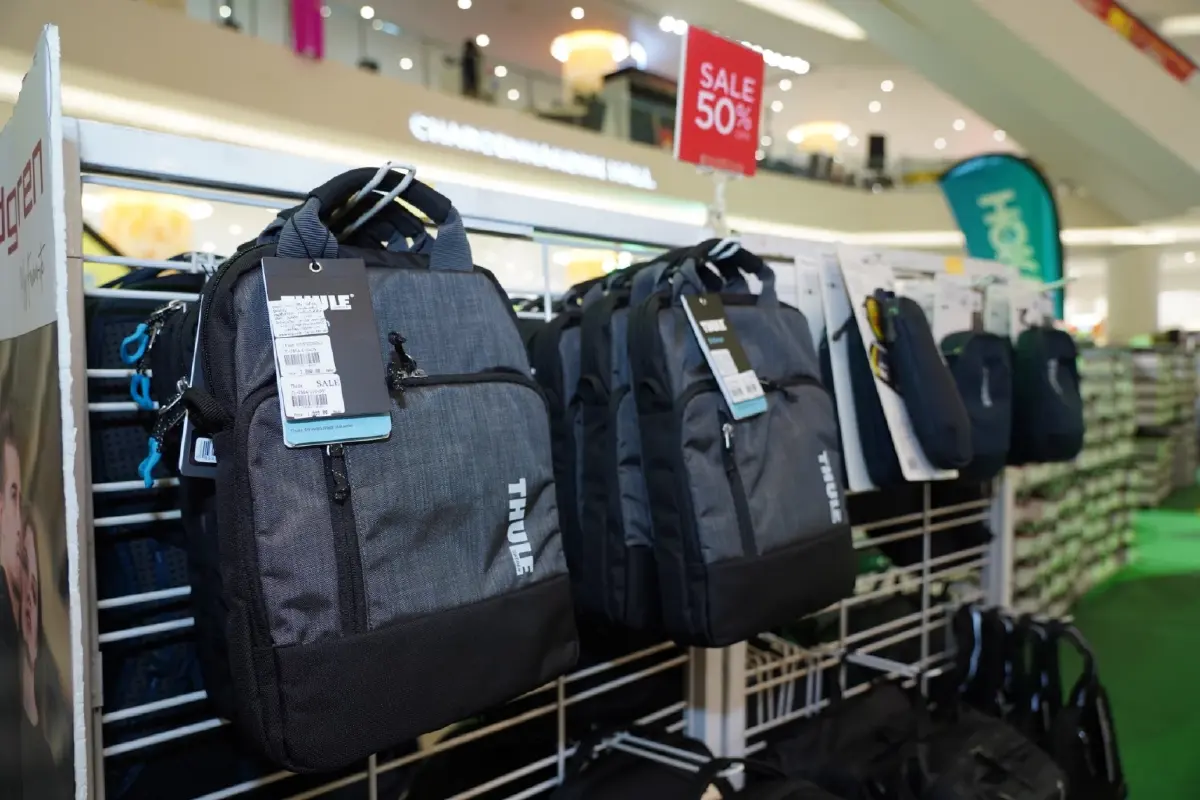 "ไอคอนสยาม" จัดมหกรรม "S.O.S Sale ช้อปสู้ตาย เซลล์มาสู้กลับ" ลดสูงสุด 80%