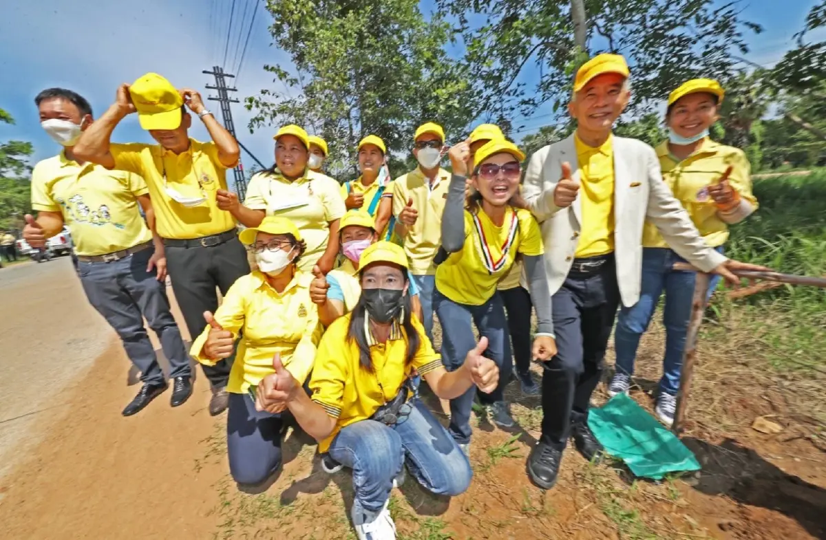 “สุวัจน์”นำคนโคราชปลูกต้นไม้เฉลิมพระเกียรติในหลวง