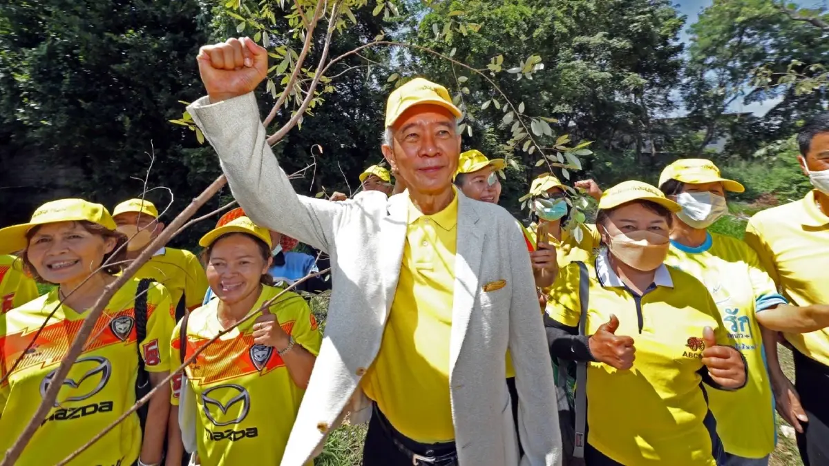 “สุวัจน์”นำคนโคราชปลูกต้นไม้เฉลิมพระเกียรติในหลวง