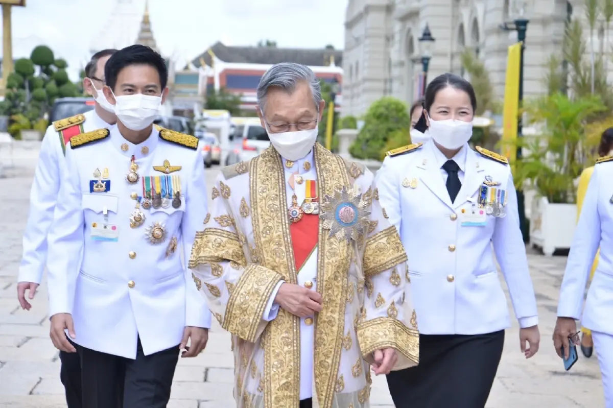 "ประธานรัฐสภา"  กราบบังคมทูลถวายพระพรชัยมงคล เนื่องในวันเฉลิมพระชนมพรรษา