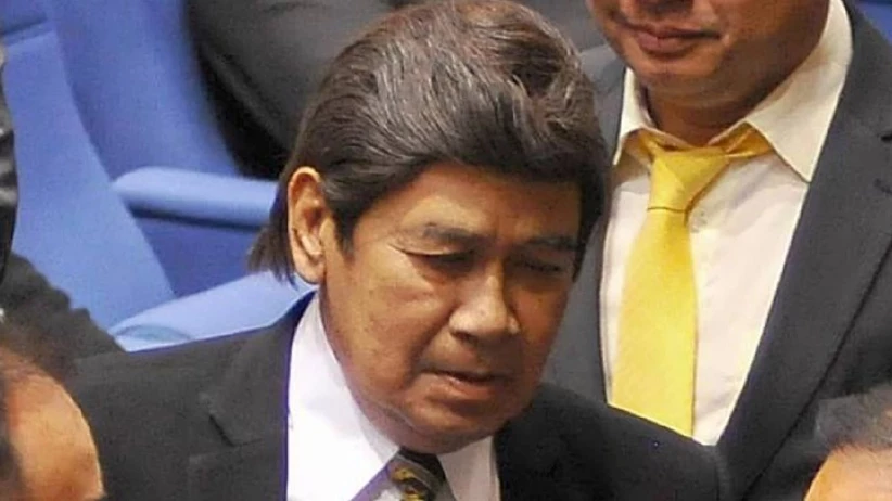 "กรุงศรีวิไล" พระเอกซุปเปอร์ลูกทุ่ง กับไวรัลฮือฮาก้มกราบลุงป้อม