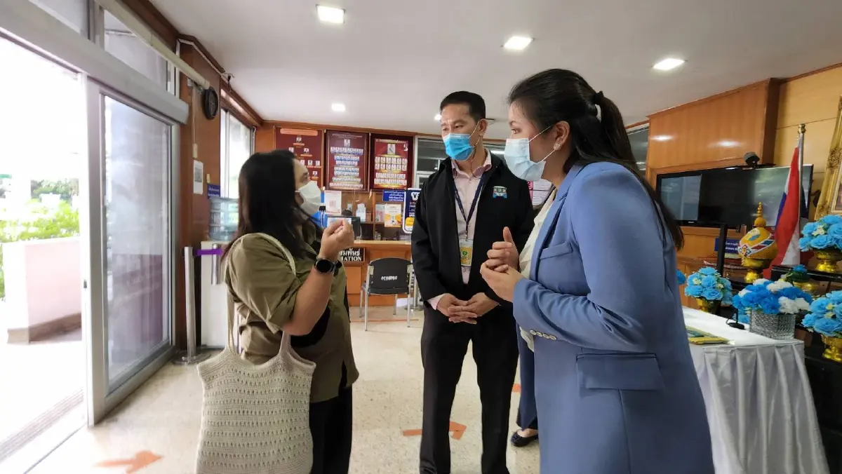 บีทีเอส เข้าเยียวยาผู้ที่ได้รับบาดเจ็บอุบัติเหตุบันไดเลื่อน สถานีสุรศักดิ์