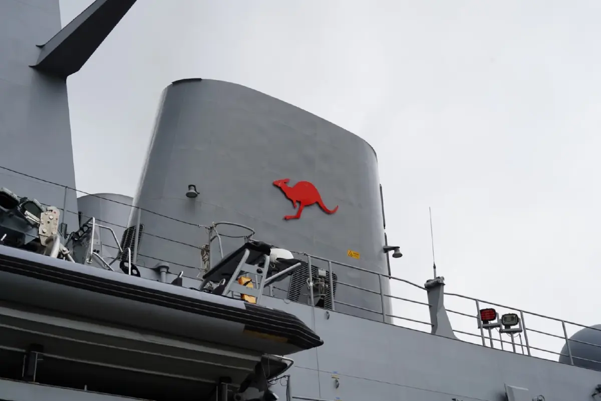 World Pulse: ชมเรือหลวงเพิร์ธที่ 3   กับตำนานแมว 9 ชีวิต