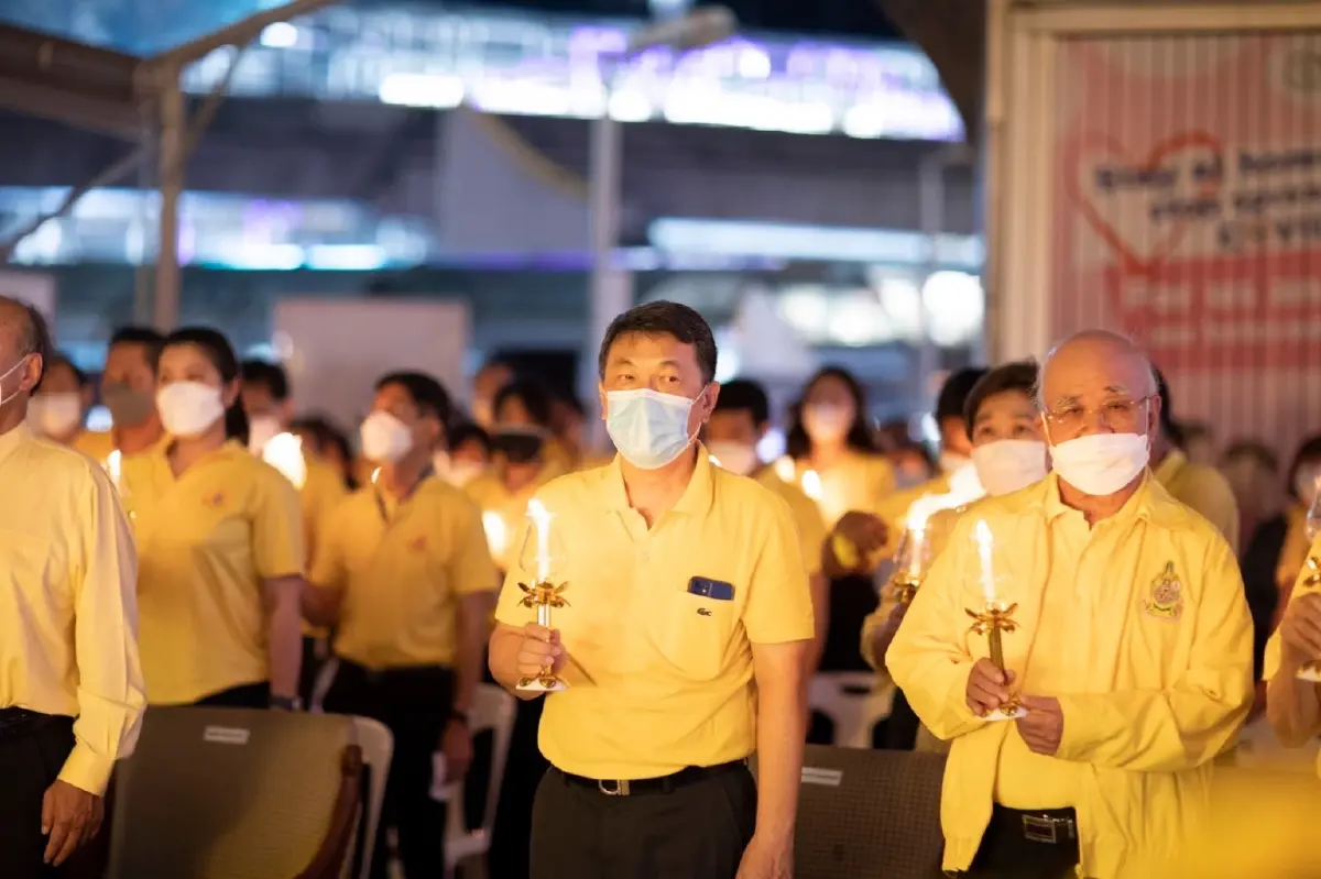 กลุ่มบริษัท บีทีเอส จัดพิธีจุดเทียนถวายพระพรชัยมงคล