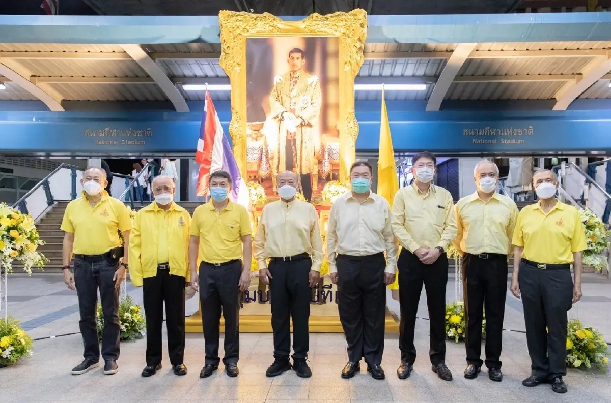 กลุ่มบริษัท บีทีเอส จัดพิธีจุดเทียนถวายพระพรชัยมงคล
