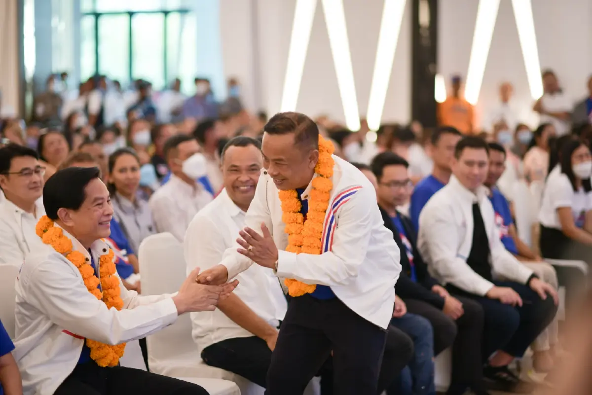 “พีระพันธุ์”เปิดสาขารทสช.สุราษฎร์ธานี-มั่นใจ“ทีมนายก อบจ.”คว้าส.ส.