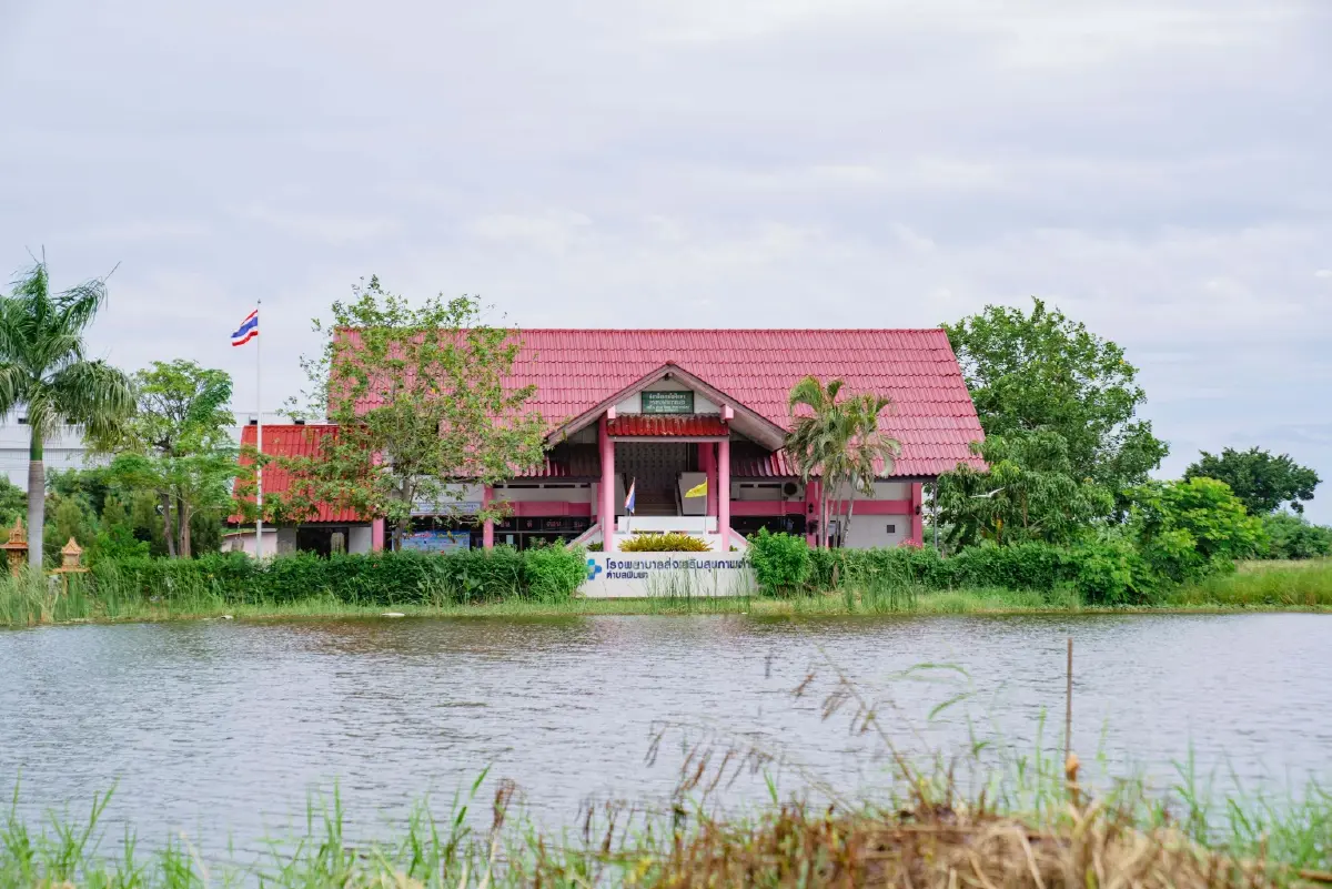 มูลนิธิคาราบาว มอบเงินสนับสนุน 1 แสนบาท สมทบทุนซื้ออุปกรณ์ทางการแพทย์