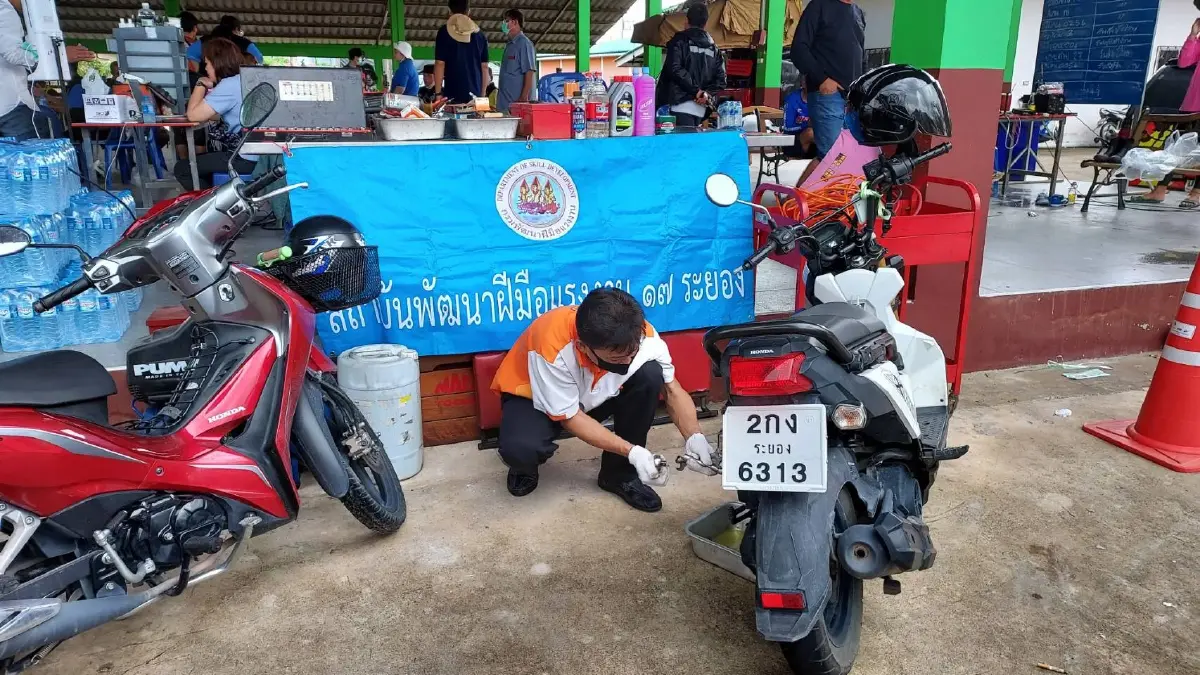 ก.แรงงาน ช่วยเหลือ "ผู้ประสบภัยน้ำท่วม" จัดทีมซ่อมบำรุงบรรเทาค่าใช้จ่าย