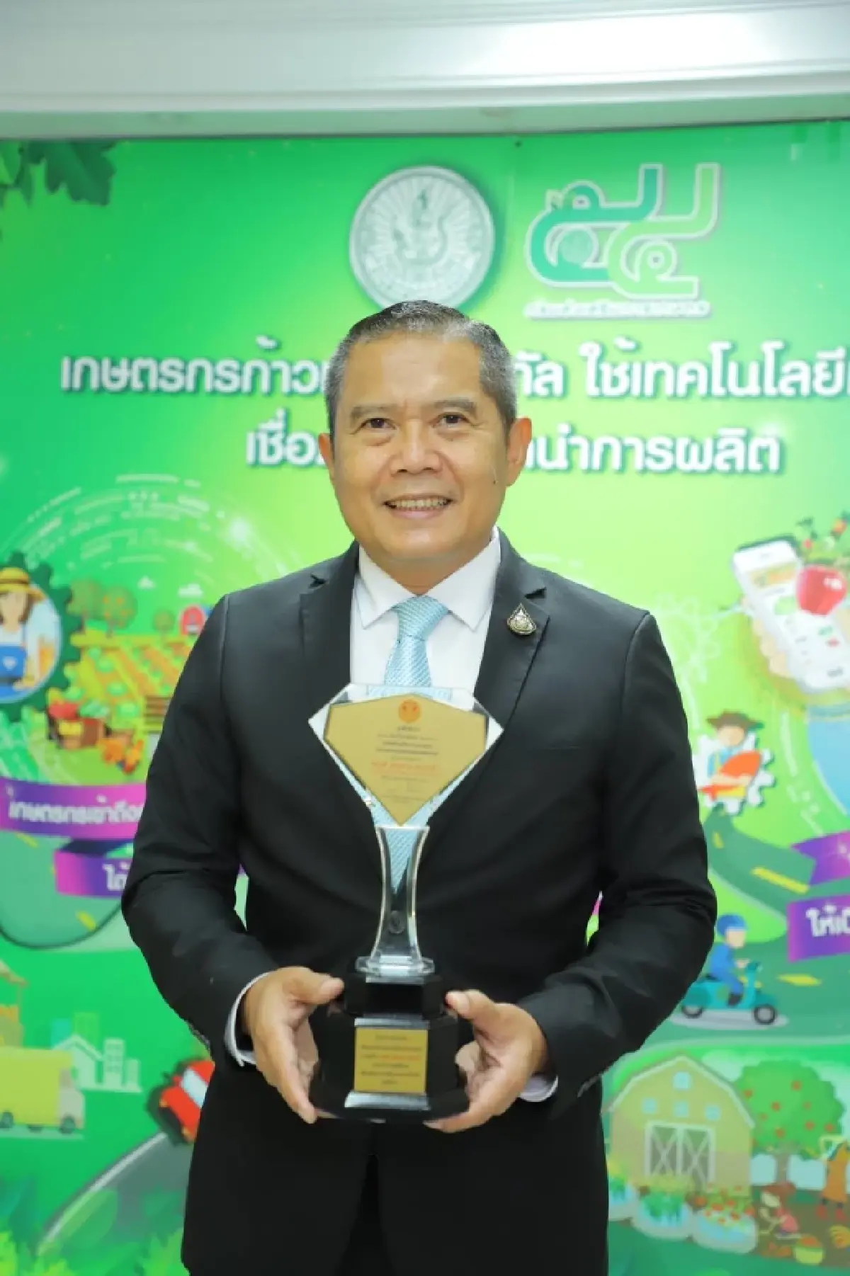 เกษตรสุดปลื้ม คว้ารางวัลส่งเสริมคนดีคนเก่งฯ จากวุฒิสภาเพิ่ม