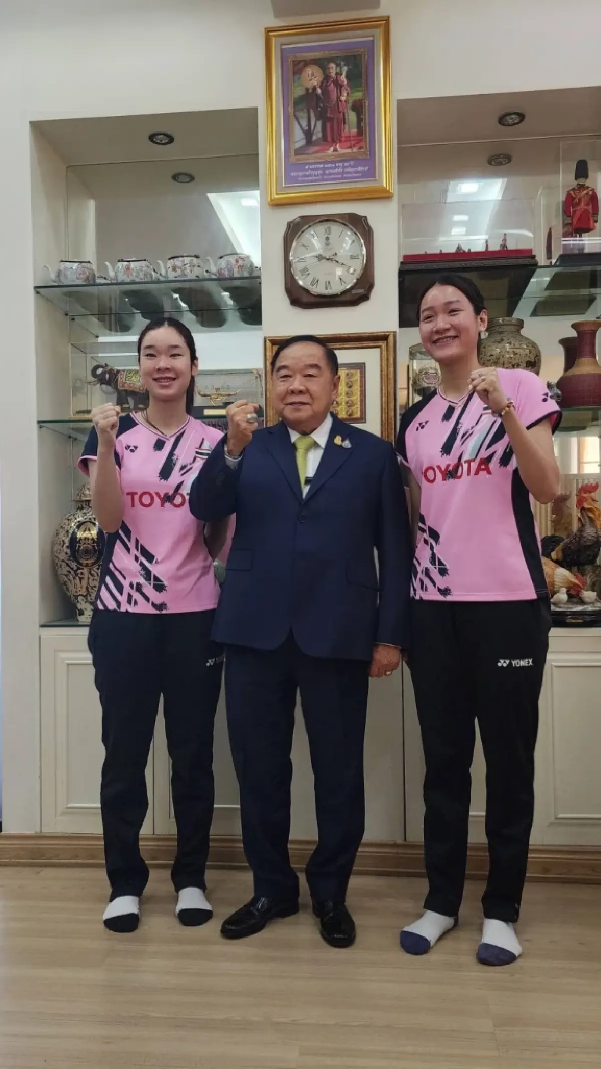 "มูนา-อันนา" เข้าขอบคุณ "ประวิตร" หนุน แบดมินตัน จนคว้าแชมป์ที่เวียดนาม