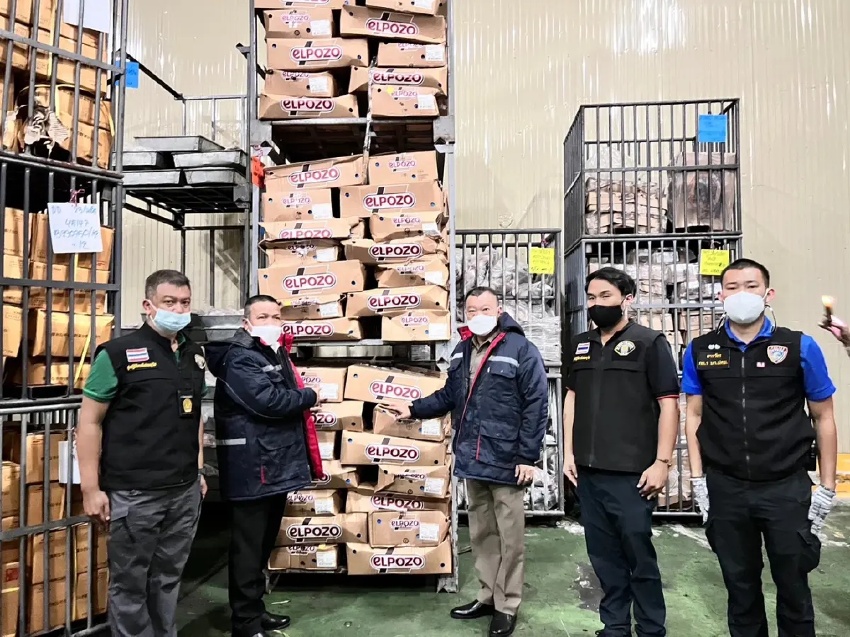 “ปศุสัตว์” บุกตรวจสอบห้องเย็นซุกเนื้อหมู-ไก่เถื่อนล็อตใหญ่กว่า 100 ตัน