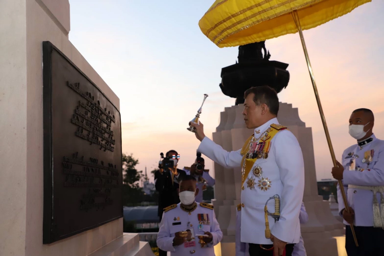 cfQT5QtE87RnvNLU2bQd ในหลวง ทรงเปิด 'พระบรมราชานุสาวรีย์ ร.9'