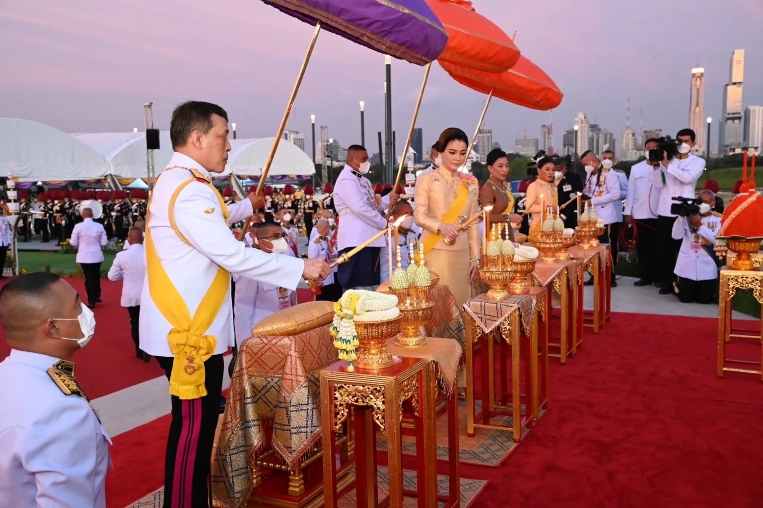 keqGwClD0jRYLWKa2uhX ในหลวง ทรงเปิด 'พระบรมราชานุสาวรีย์ ร.9'