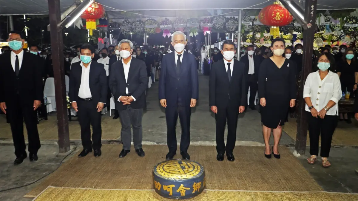 “สุวัจน์”นำทีมชาติพัฒนากล้า ร่วมอาลัย “กำนันประเสริฐ กาญจนวัฒนา” แห่งโคราช