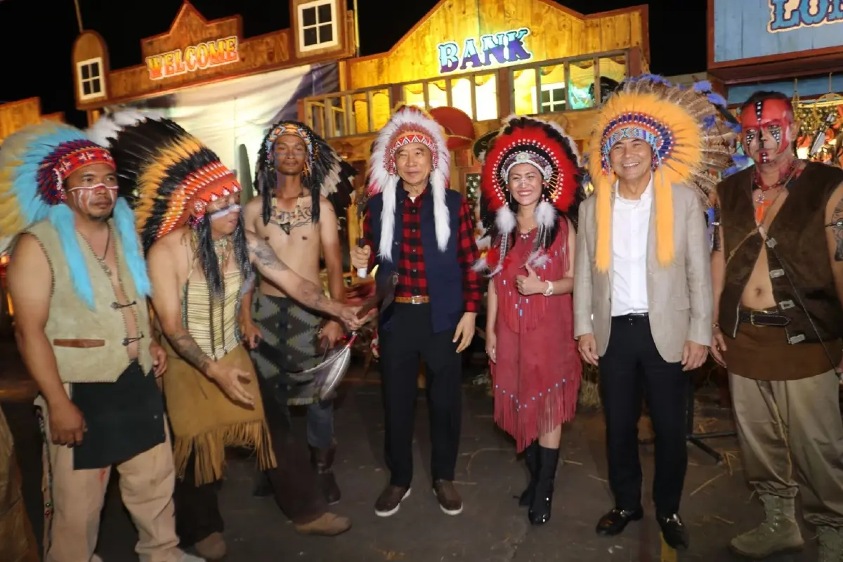 ชื่นใจ “โคราชวากิว” เสิร์ฟผู้นำเอเปค “ผ้าไหมปักธงชัย” ของที่ระลึกสื่อสารทั่วโลก