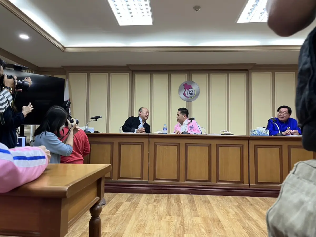 "คีรี" ชม "วราวุธ" เป็นผู้นำเข้มแข็ง เชื่อมั่นทำการเมืองเพื่อประชาชน