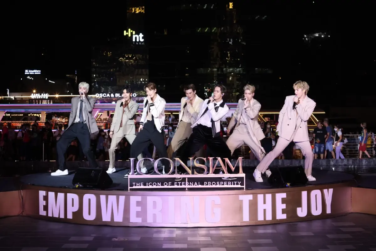 ไอคอนสยาม ร่วมกับ กรุงเทพมหานคร  จัดงาน “The ICONIC Multimedia Water Features - Empowering The Joy”