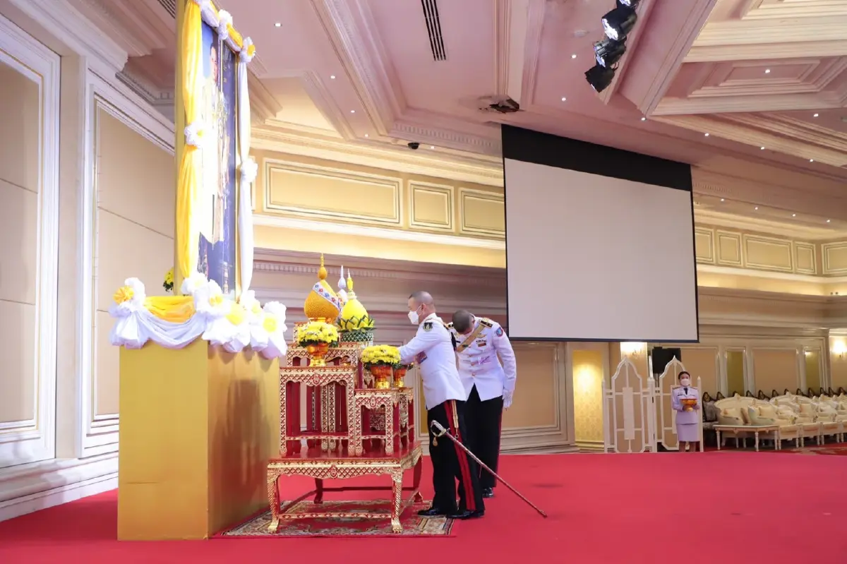 ผบ.ทบ.นำกำลังพล น้อมรำลึกพระมหากรุณาธิคุณ ในหลวง ร.9 เนื่องใน 5 ธ.ค.