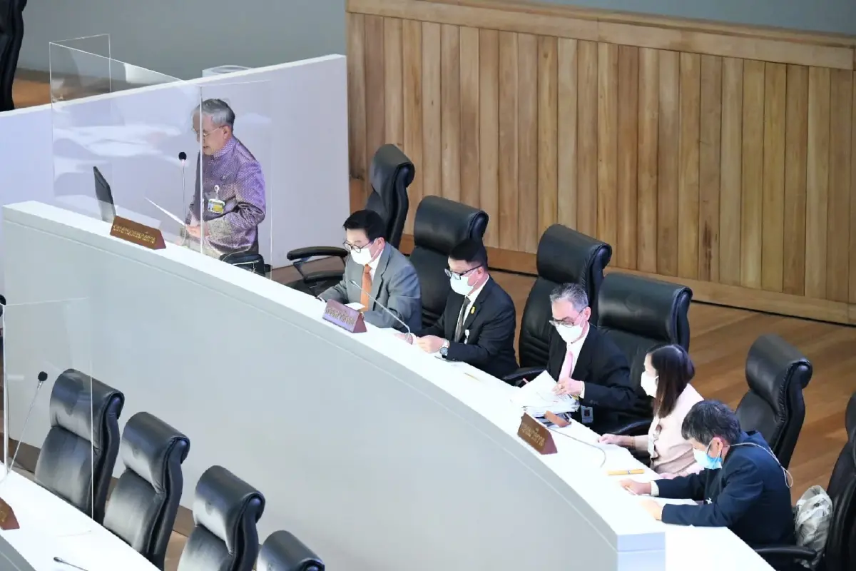 "วุฒิสภา" ไฟเขียว "ส.ส.-ข้าราชการการเมือง" ช่วยหาเสียง