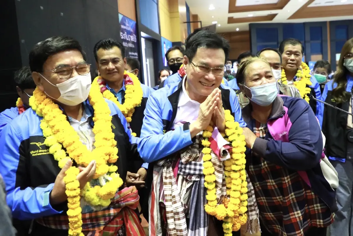 “จุรินทร์” เปิดตัว 6 ผู้สมัคร ส.ส.สกลนคร ขายความเป็น ปชป. มั่นใจคนให้โอกาส