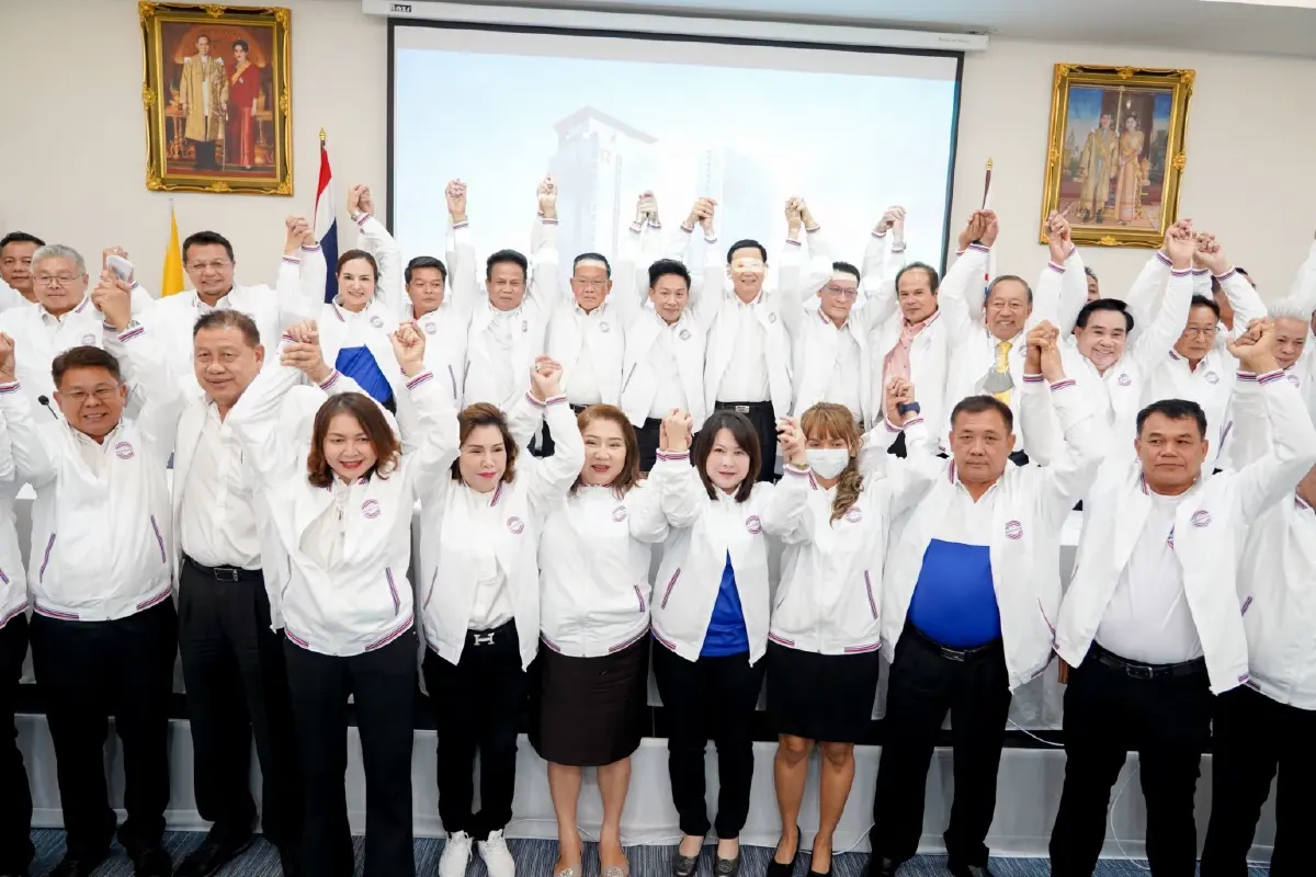 “พปชร.” เปิดตัว 55 ผู้สมัคร ส.ส. เด็กธรรมนัส ตายรัง โว เข็น “ประวิตร” นั่ง นายกฯ