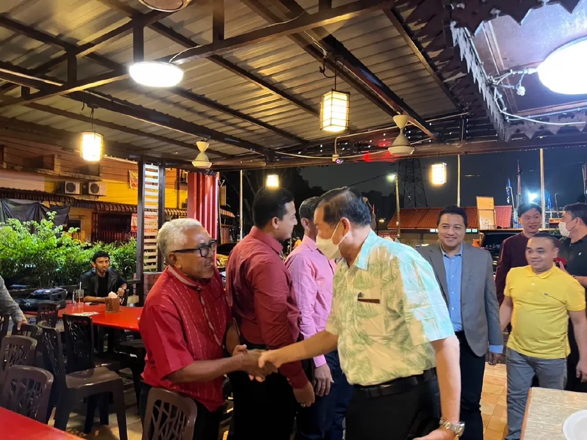 “นิพนธ์”นำทีมปชป.เยี่ยมเครือข่ายร้านอาหารต้มยำกุ้งในมาเลเซีย