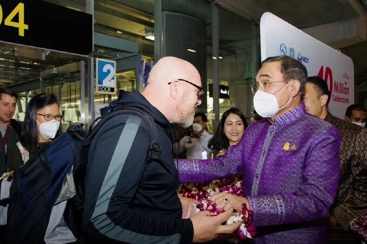 10 ล้านแล้วจ้า! “ประยุทธ์” ร่วมฉลองยอด "ต่างชาติเที่ยวไทย" ตามเป้าปี 65