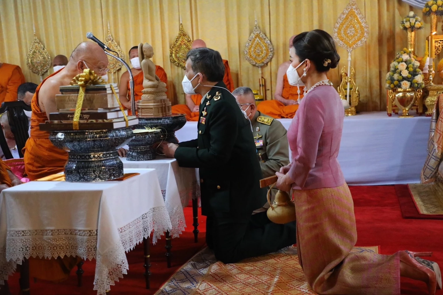 ในหลวง พระราชินี ทรงตัดหวายลูกนิมิตอุโบสถ วัดป่านานาชาติ