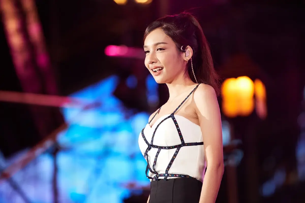 เซ็นทรัลเวิลด์เคาท์ดาวน์คึกคัก ผู้ร่วมงานวิ่งกรูหลังประตูเปิด​