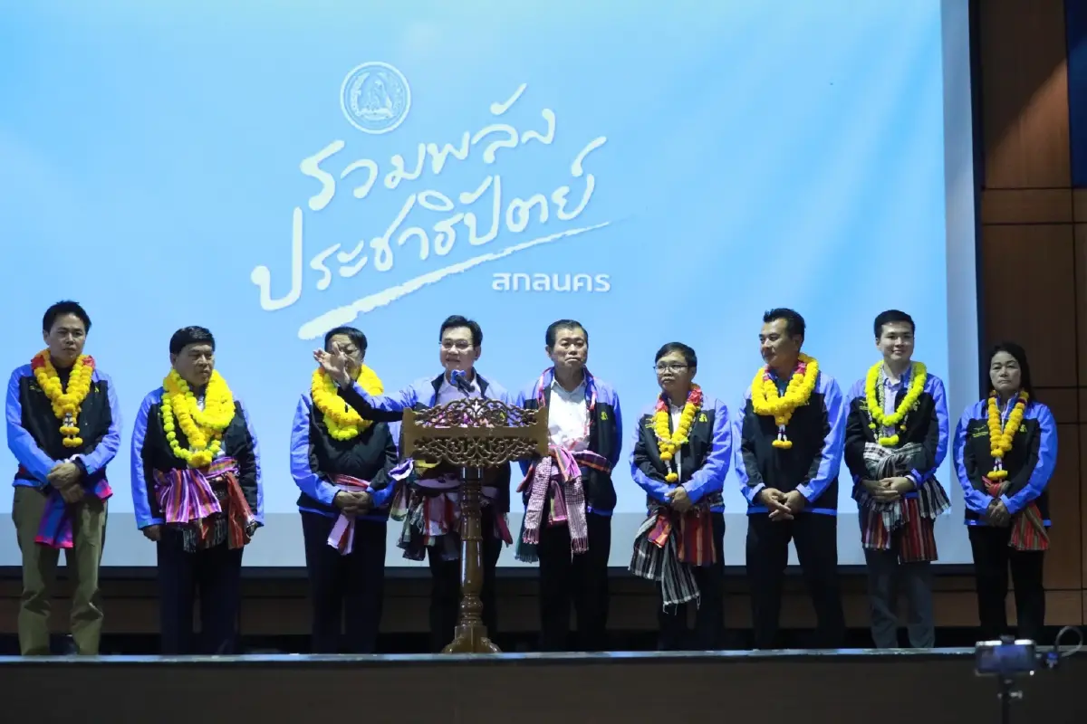 “จุรินทร์” เปิดตัว 6 ผู้สมัคร ส.ส.สกลนคร ขายความเป็น ปชป. มั่นใจคนให้โอกาส