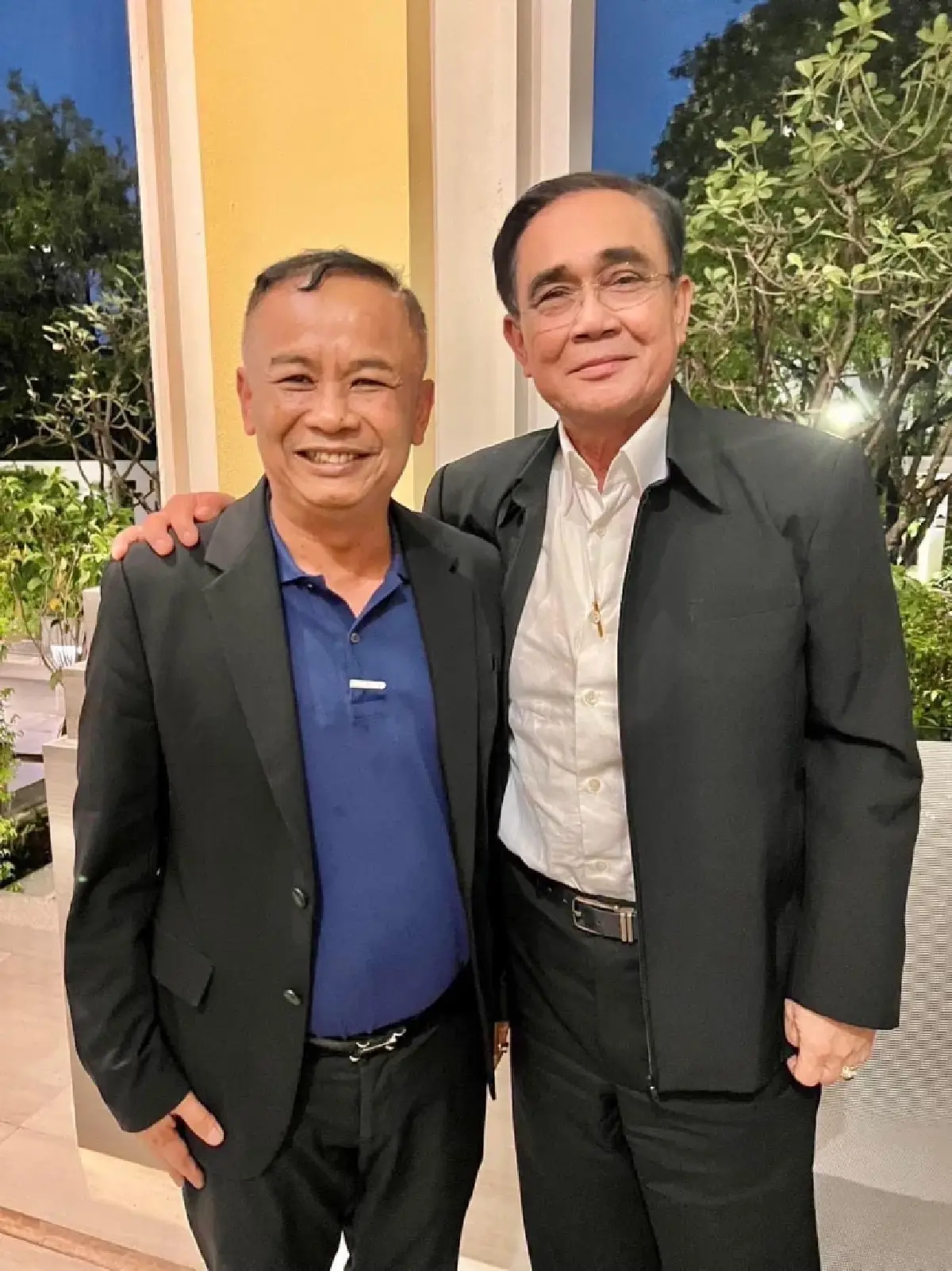 “นายกฯศักดิ์” โชว์รูปคู่ “นายกฯตู่” แท็กทีมสู้ “เลือกตั้ง” ในนาม “รทสช.”