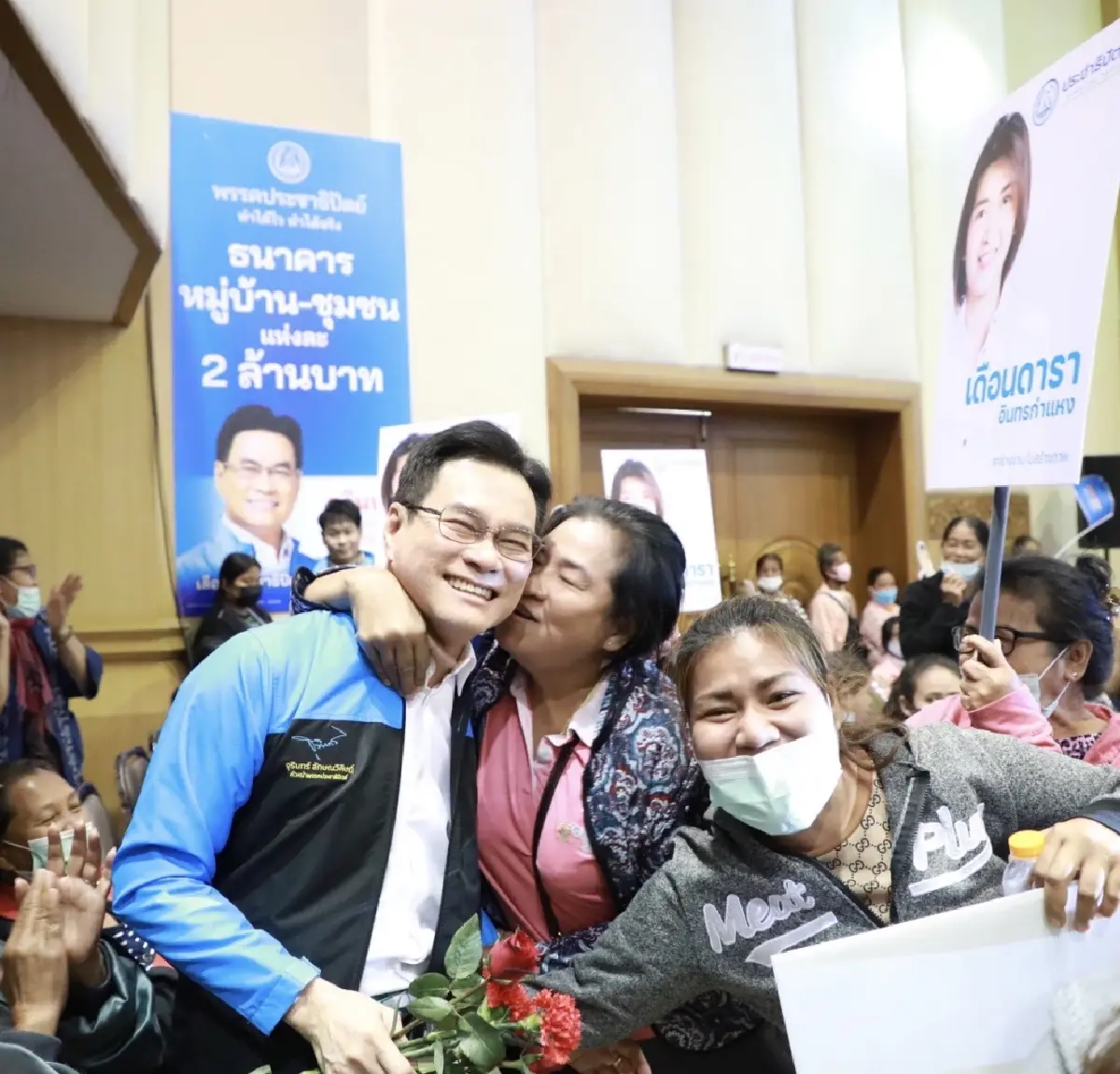 "จุรินทร์" นำทัพ ปชป.ลุยโคราช เปิดตัว 99 ผู้สมัคร ส.ส.อีสาน มั่นใจกระแสดี