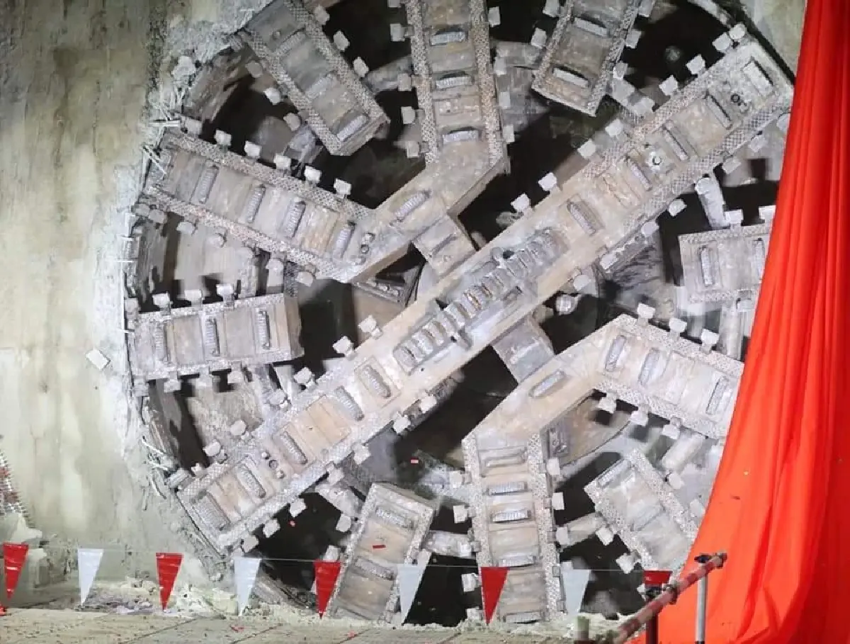 ประมูลทางด่วนกะทู้ – ป่าตอง 1.46 หมื่นล้าน ชิงดำคุณสมบัติ ‘งานอุโมงค์’