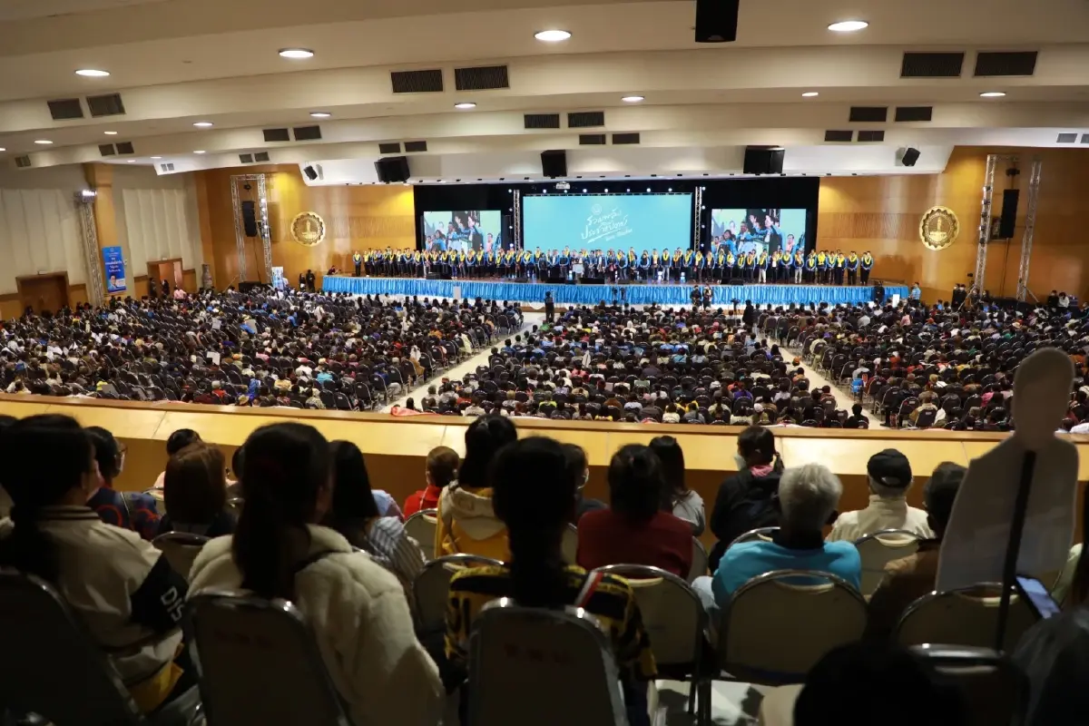 จุรินทร์เปิดตัว 99 ผู้สมัครส.ส.อีสาน ประกาศพาร่ำรวยด้วยอีสานเชื่อมโลก