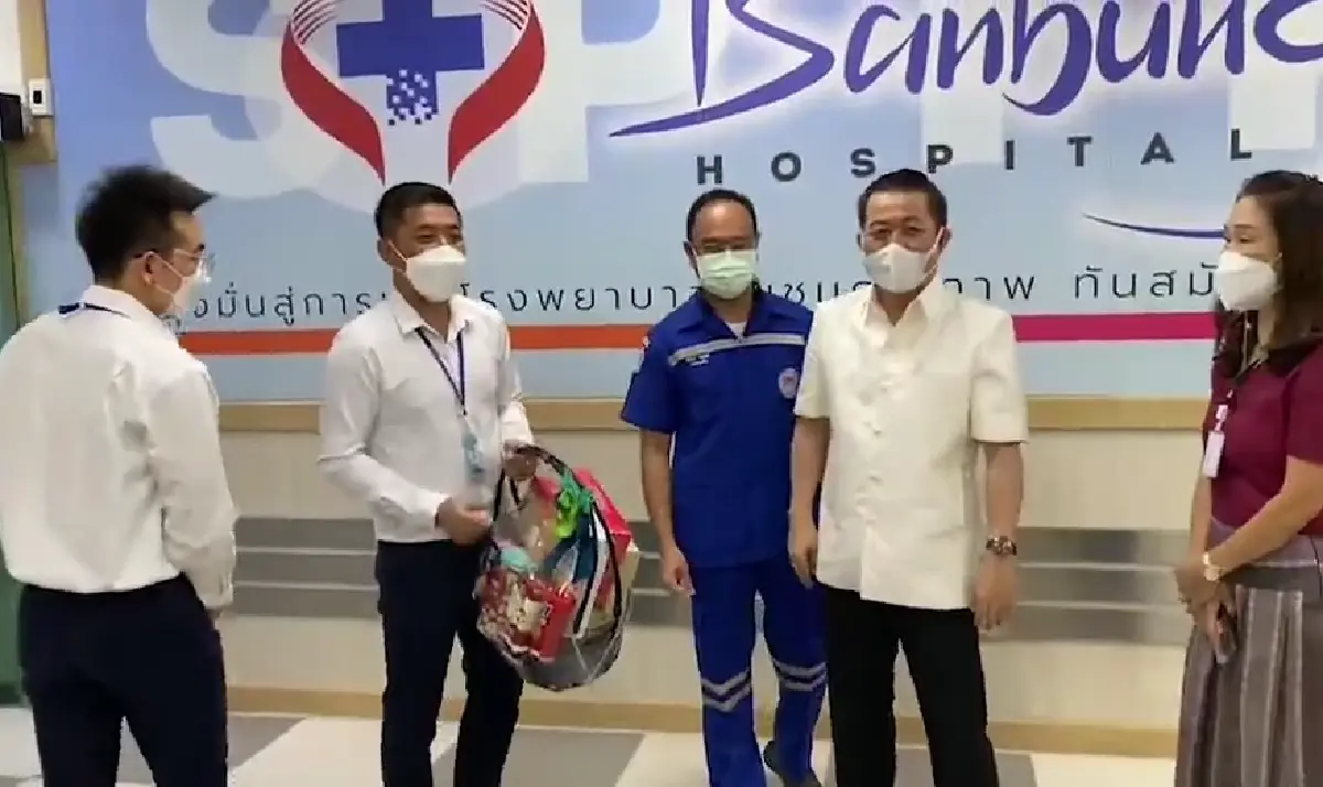 รถพ่วงขวางรถผู้ป่วยฉุกเฉิน "เอ.พี." ขอโทษ-ปลดออก พนง.ขับรถ